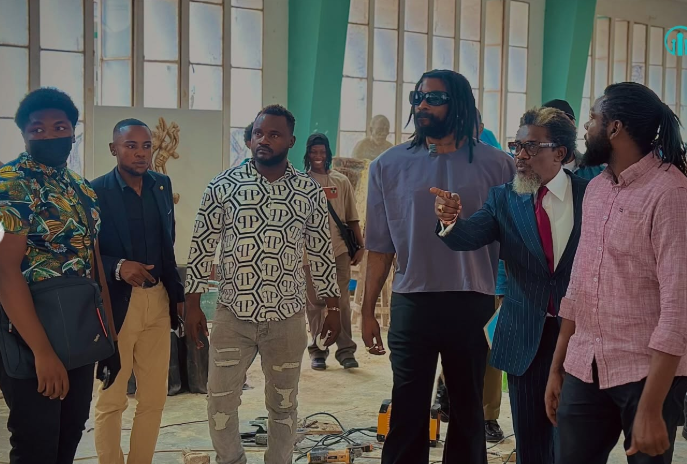 Damso en visite à l’Académie des Beaux-Arts de Kinshasa : un passage symbolique