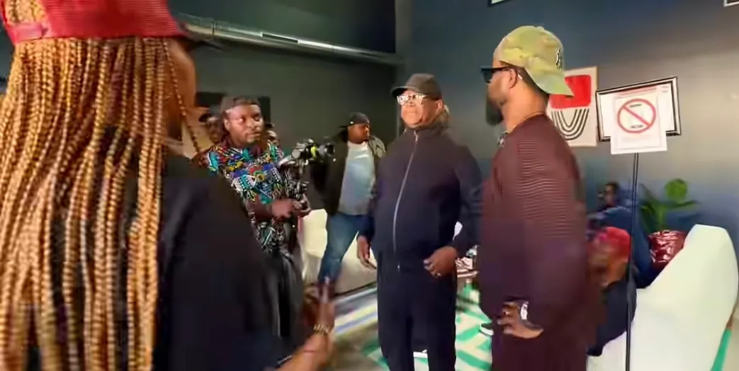 Fally Ipupa au Stade de France : une légende de la rumba débarque en secret aux répétitions et met le feu aux préparatifs !