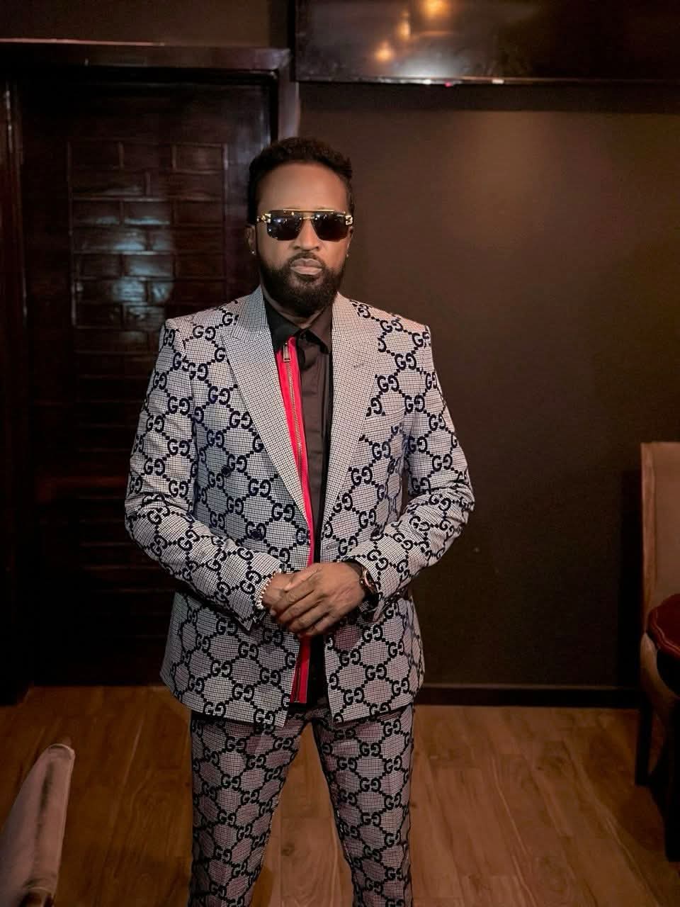 Werrason veut faire trembler le Stade de France pour ses 30 ans de carrière : « Le Roi de la forêt » prépare un méga concert historique !