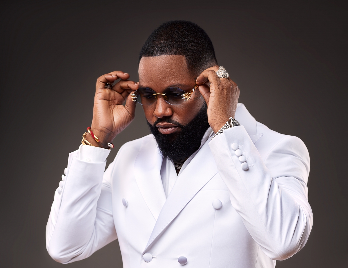 Ferre Gola à l&rsquo;Accor Arena : le « Jésus des nuances » s&rsquo;apprête à enflammer Paris, l&rsquo;engouement est à son comble !