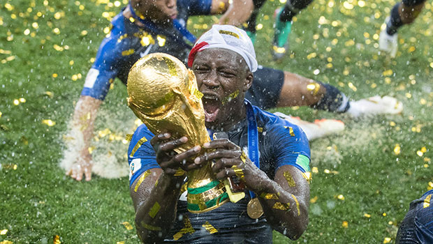Benjamin Mendy vend sa médaille de champion du monde : la chute d’un ancien héros des Bleus