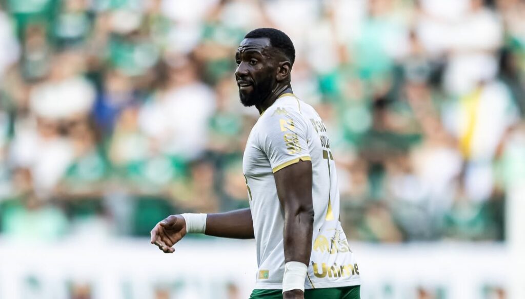 Coup dur pour Yannick Bolasie : hospitalisé en urgence, l’international congolais va être opéré au Brésil